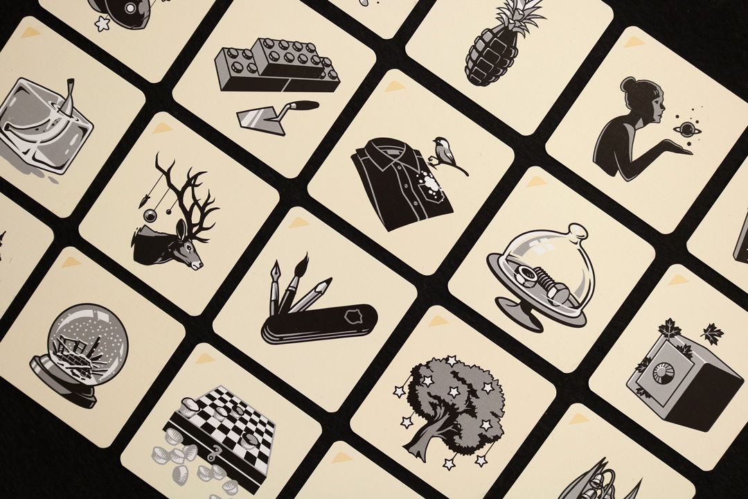 Codenames: Pictures Board Game CGE