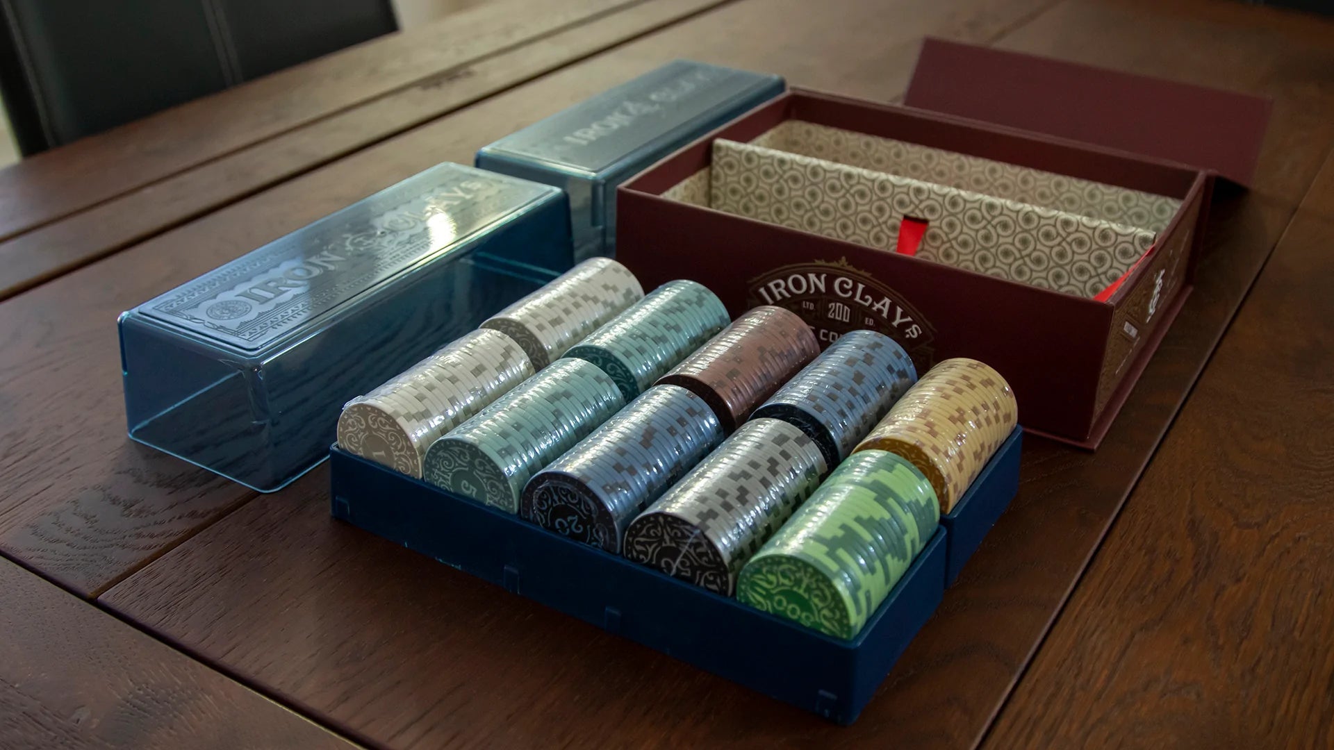 Acheter Iron Clays 200 Printed Box with Chips - Jeux de société - Roxley Games Acheter Iron Clays 200 Printed Box with Chips - Jeux de société - Roxley Games